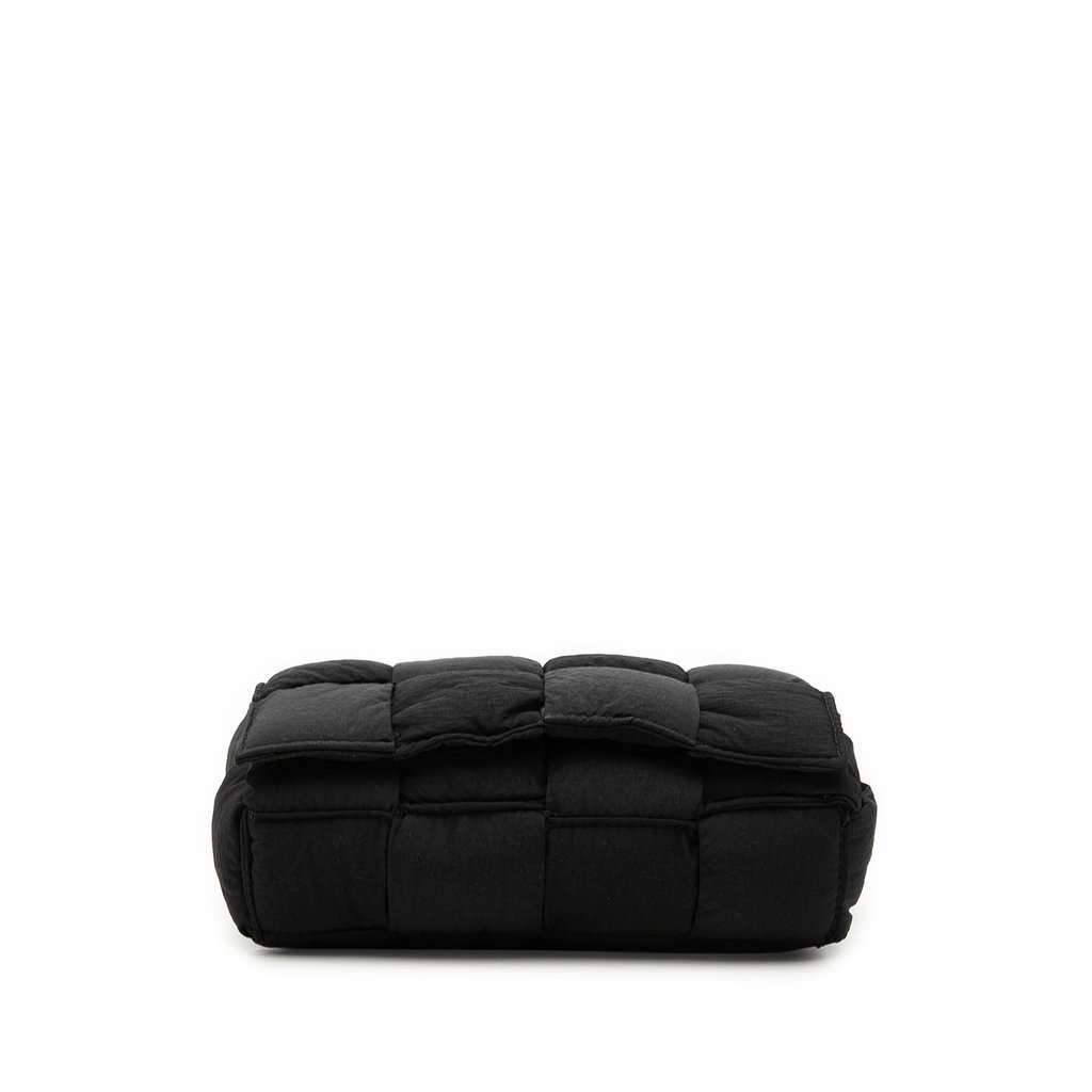 Bottega Veneta Mini Nylon Intrecciato Padded Tech Cassette Belt Bag Black Very good condition - Inside View