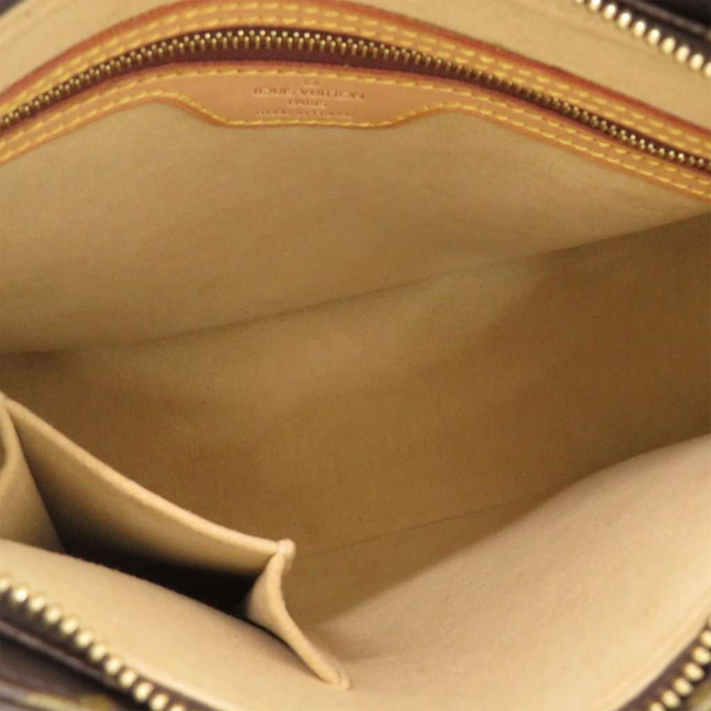 Louis Vuitton Monogram Looping MM Brown Very good - Model View