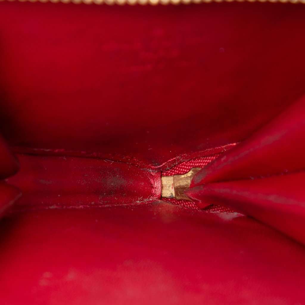 Louis Vuitton Monogram Vernis Heart Coin Purse Red Leather Very good condition - Model View