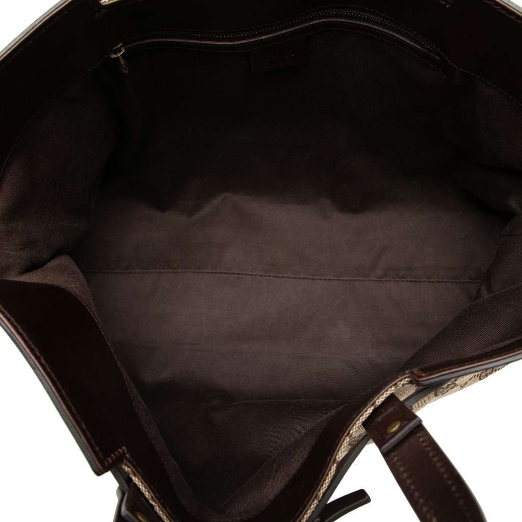 Gucci GG Canvas Tote Beige Good - Model View