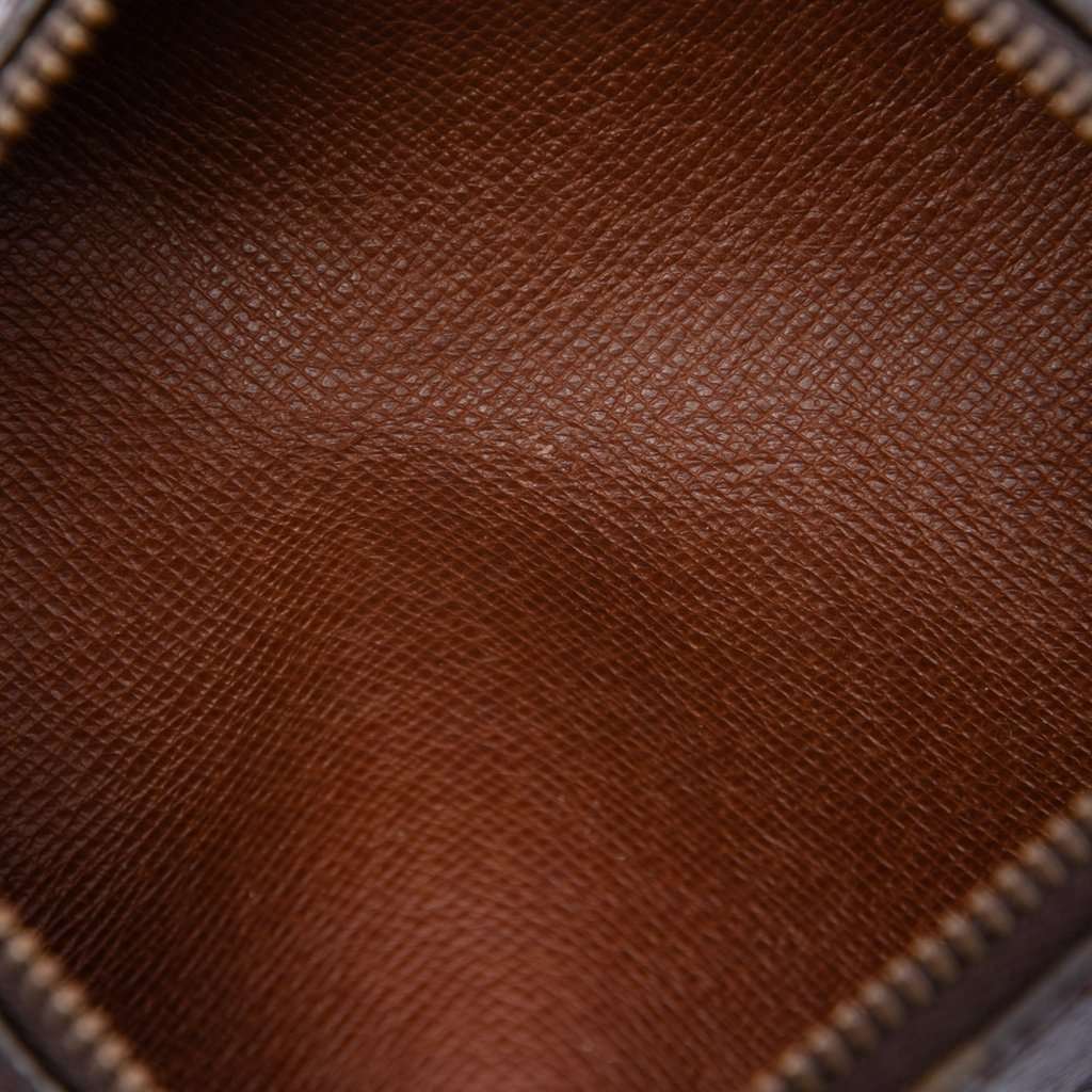 Louis Vuitton Monogram Papillon Pochette Brown Very good - Model View