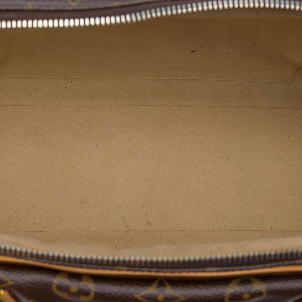 Louis Vuitton Monogram Manhattan GM Brown Very good - Model View
