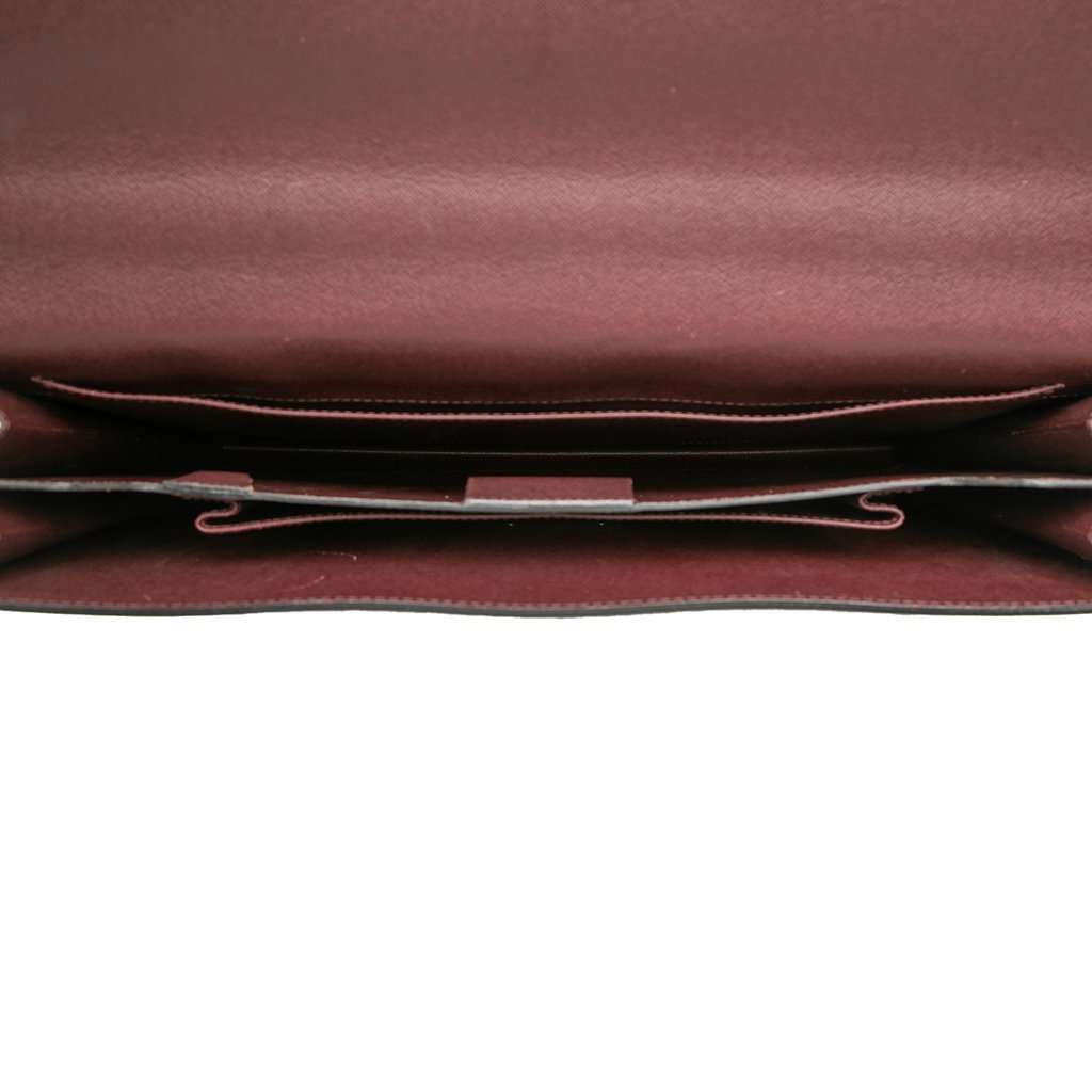 Louis Vuitton Taiga Moskova Briefcase Red Leather Very good condition - Model View