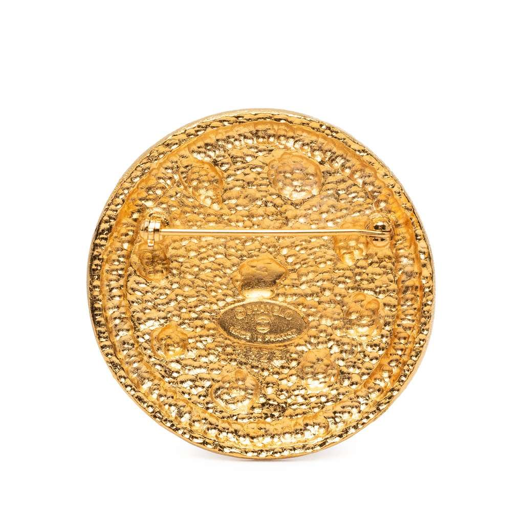 Chanel CC Gold Plated Swirl Medallion Brooch Gold Metal Very good condition - Back View