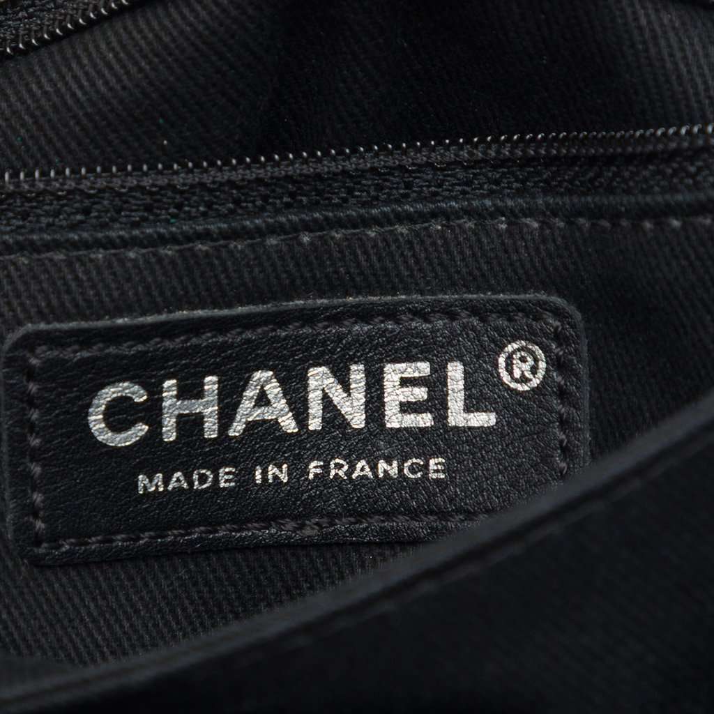 Chanel CC Bicolor Woven Lambskin and Patent Flap White Leather Very good condition - Box View