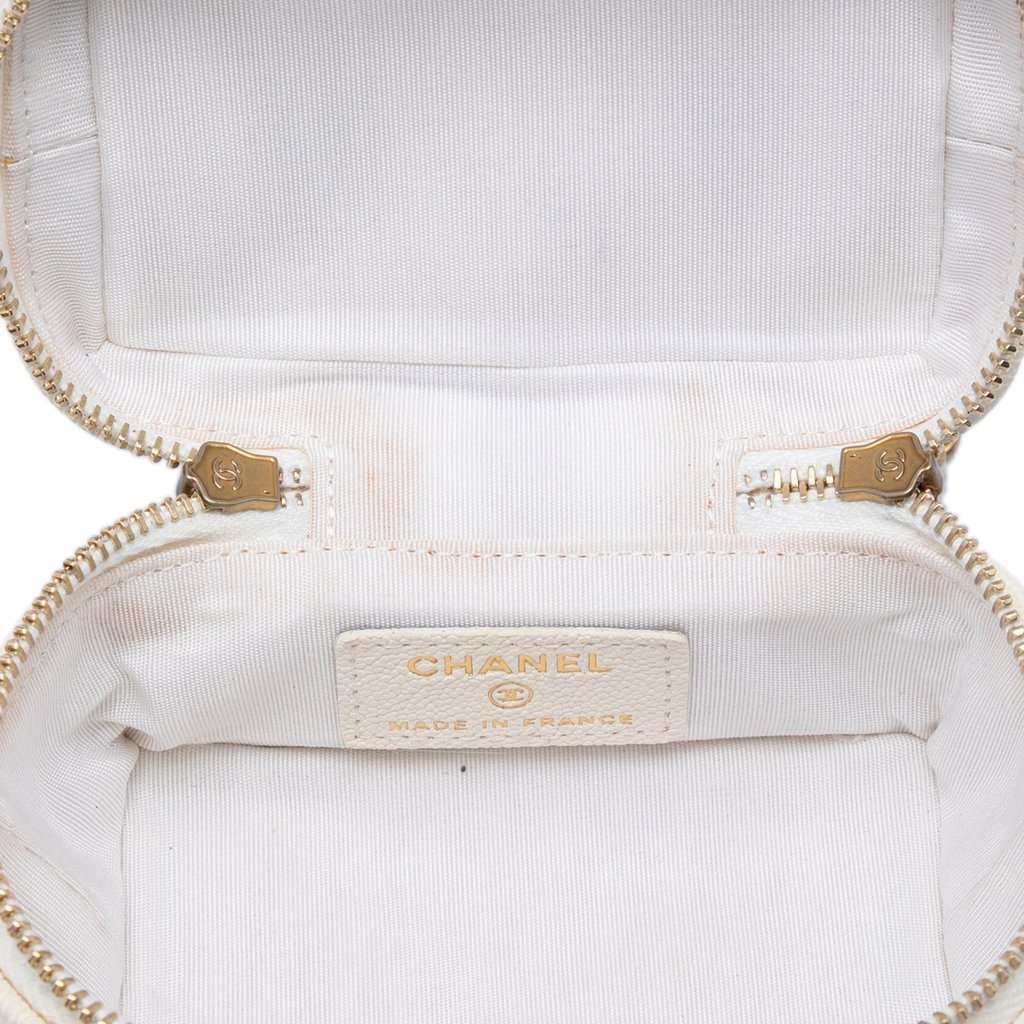 Chanel Mini Caviar Chain Zip Around Vanity Case White Leather Very good - Model View