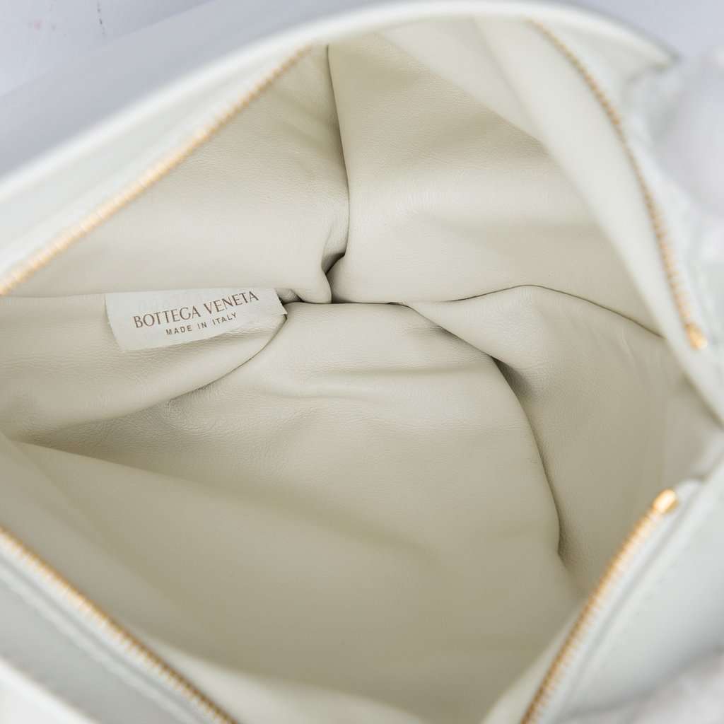 Bottega Veneta Mini Calfskin BV Twist Bag White Leather Very good - Model View