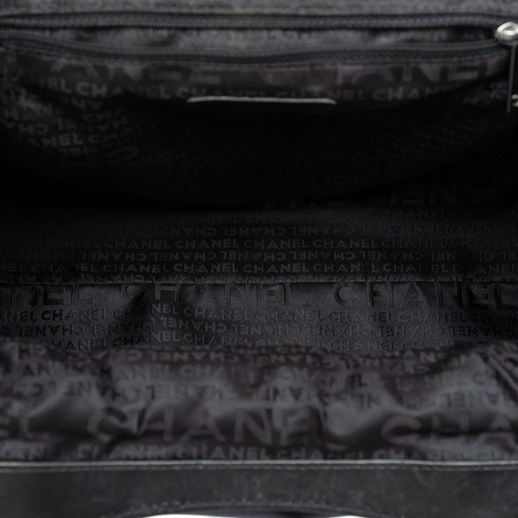 Chanel Lambskin Camellia Top Handle Frame Bag Black Leather Very good - Model View