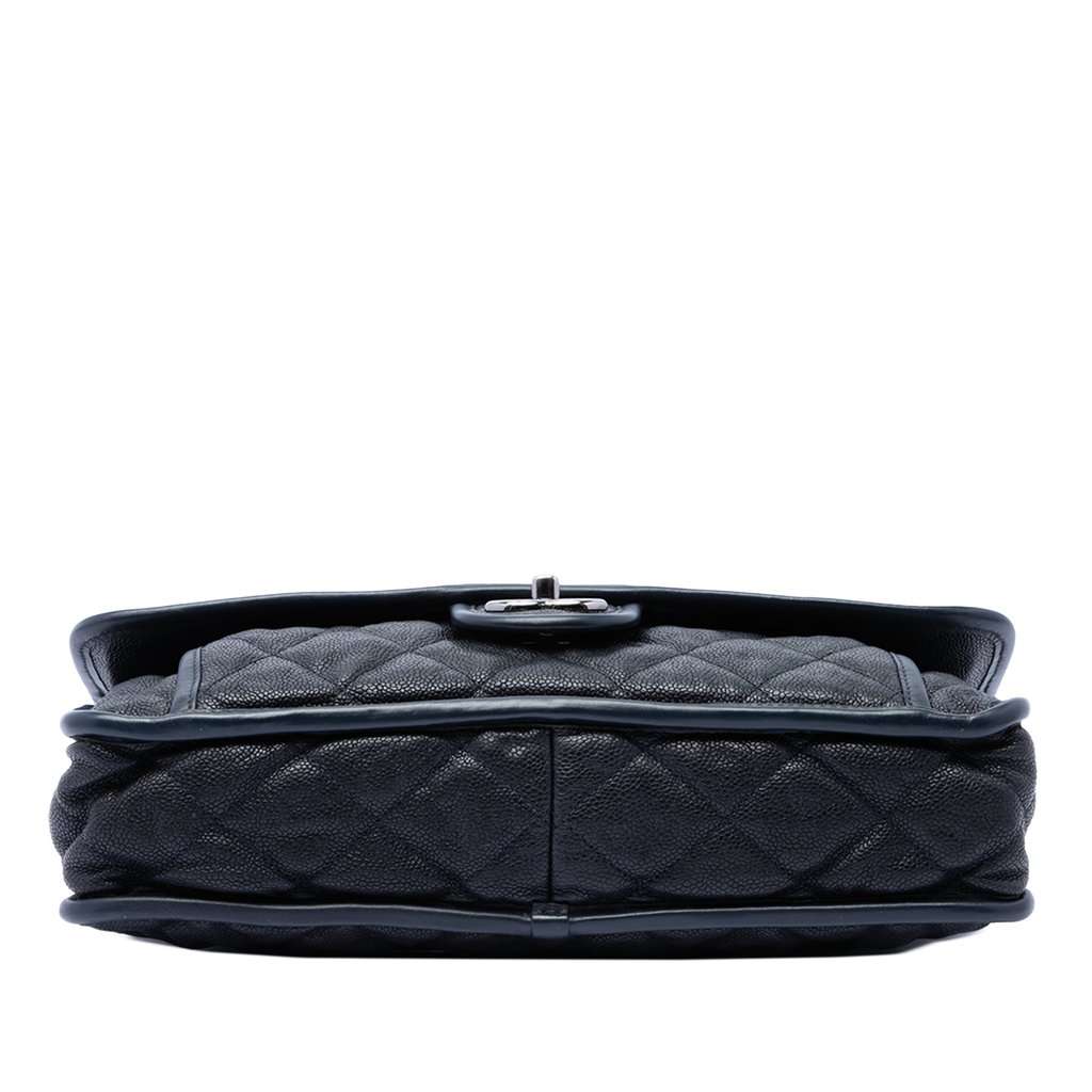 Chanel Medium Quilted Caviar French Riviera Flap Blue Leather Very good condition - Inside View