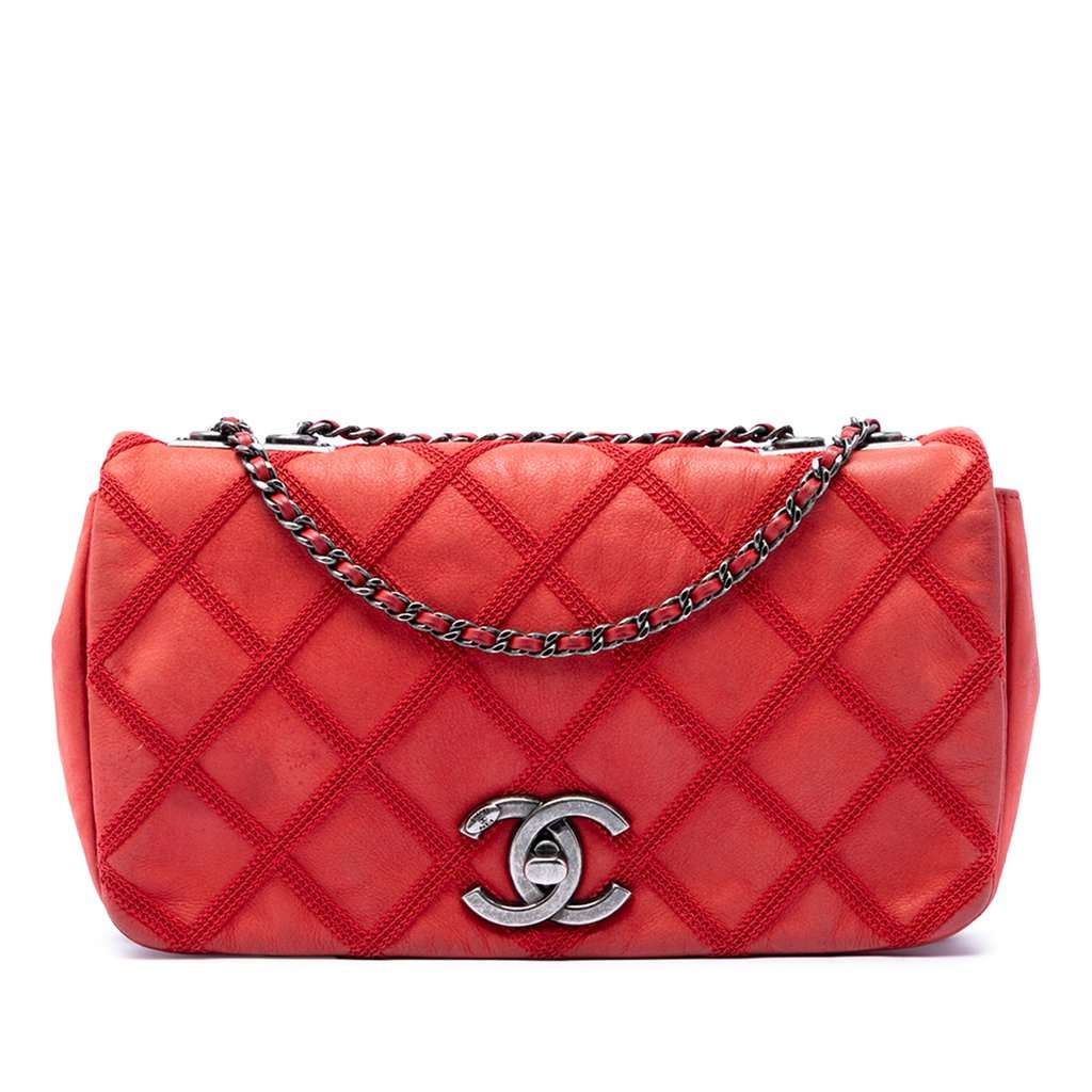 Chanel Small Nubuck Diamond Stitch Chain Flap Red Leather Very good condition - Front View