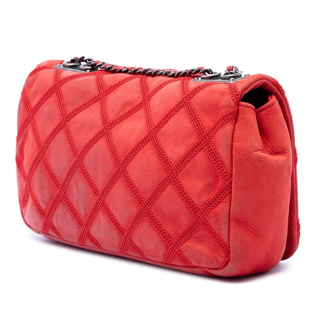 Chanel Small Nubuck Diamond Stitch Chain Flap Red Leather Very good condition - Back View