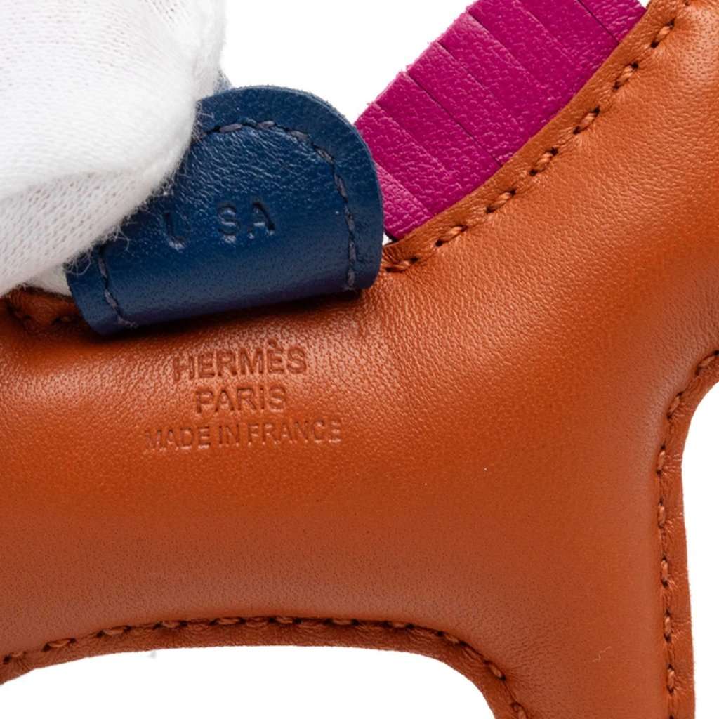 Hermès Milo Lambskin Grigri Rodeo Bag Charm PM Brown Leather Very good - Model View