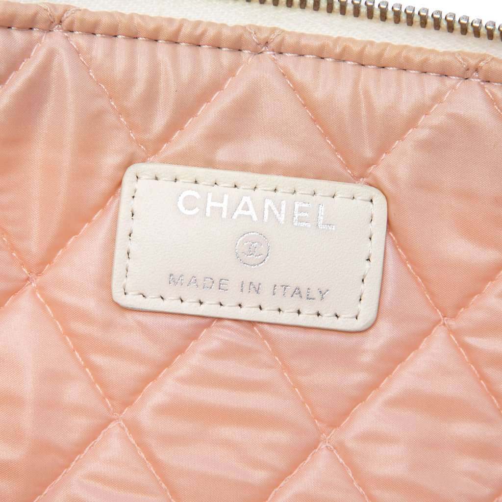 Chanel Large Quilted Printed Canvas Coco Cuba Libre O Case Clutch White Very good condition - Box View