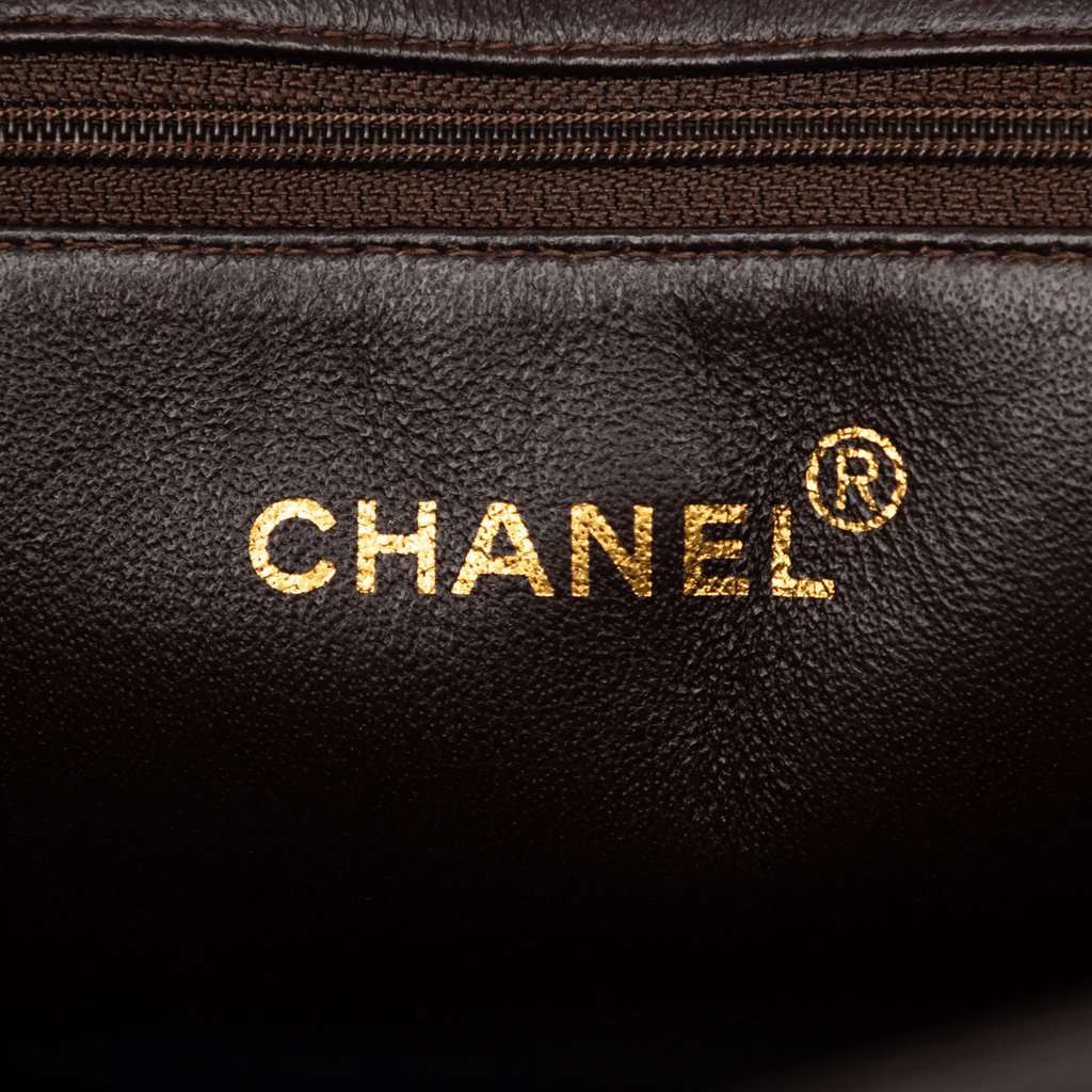 Chanel Caviar Medallion Tote Brown Leather Very good condition - Box View