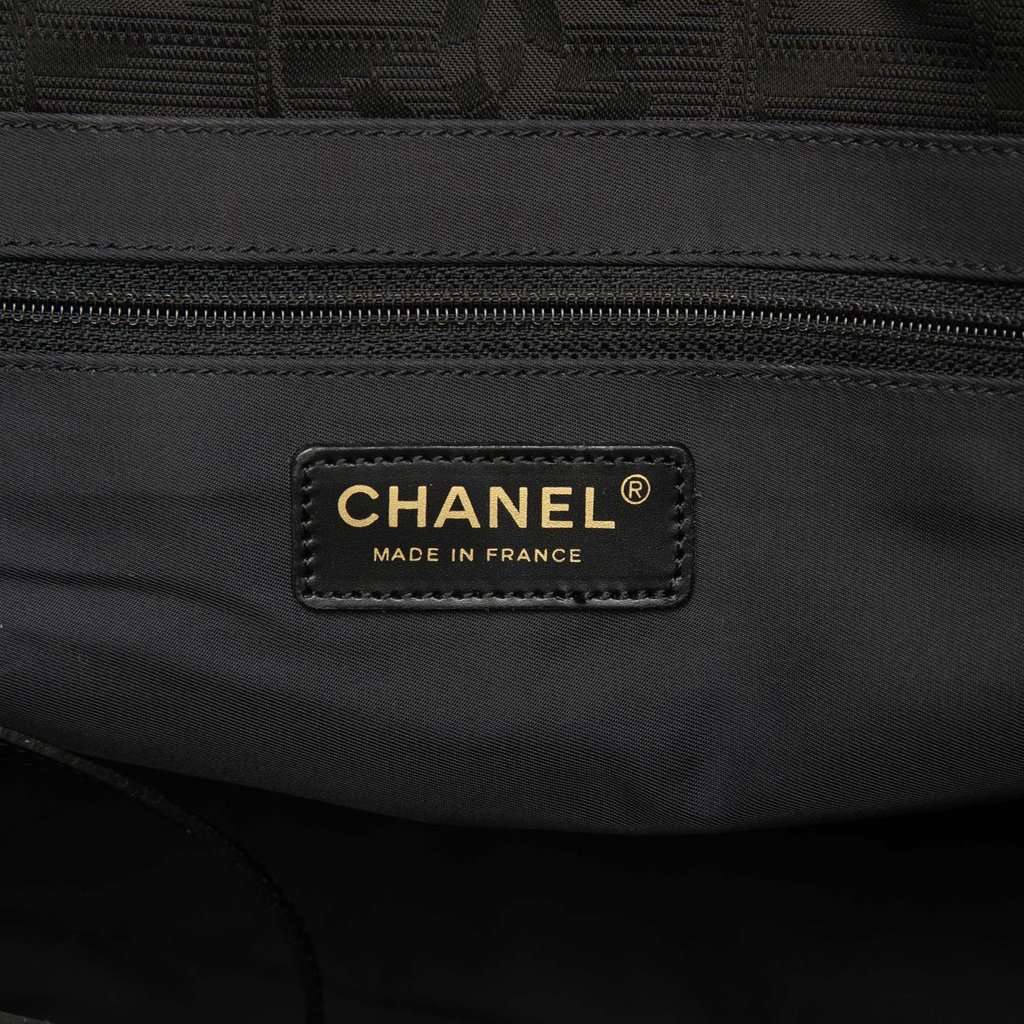 Chanel New Travel Line Nylon Tote Black Very good - Box View