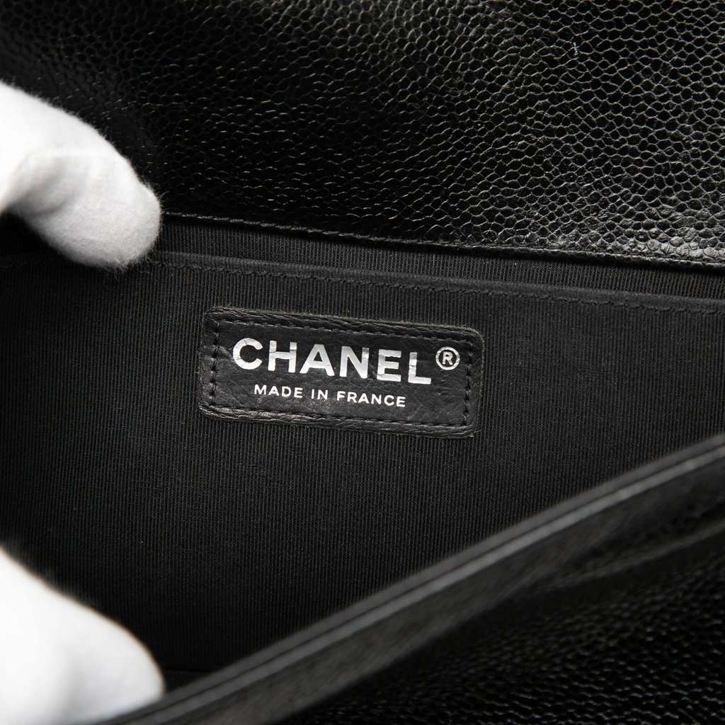 Chanel Old Medium Chevron Caviar Boy Flap Black Leather Very good condition - Box View