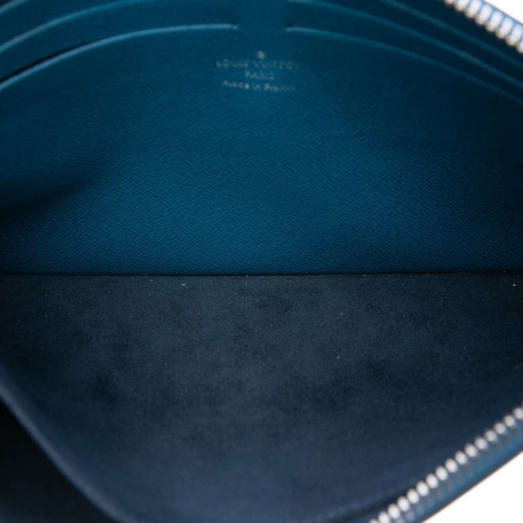 Louis Vuitton Epi Pochette Jour PM Blue Leather Very good condition - Model View