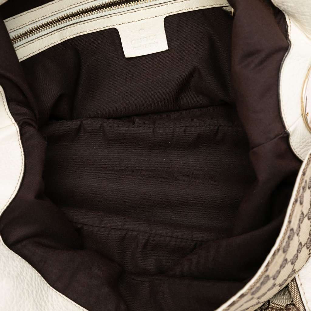 Gucci GG Canvas Charlotte Hobo Beige Very good - Model View