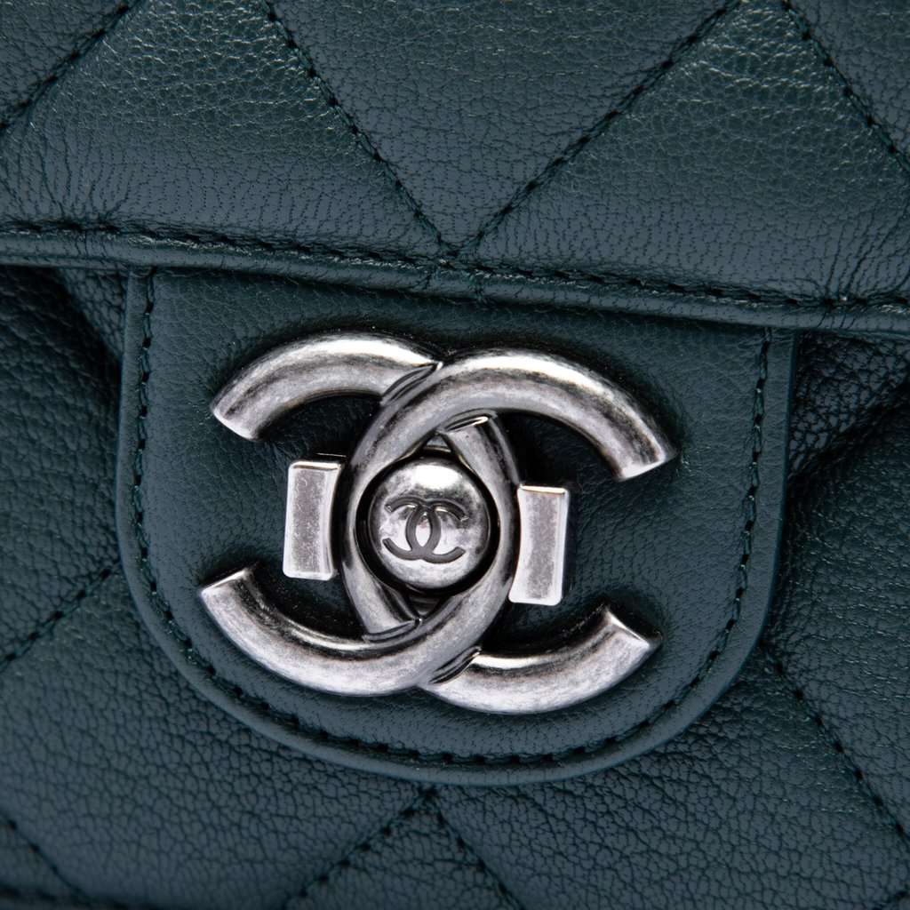 Chanel Medium Quilted Goatskin Perfect Edge Flap Green Leather Very good condition - Box View
