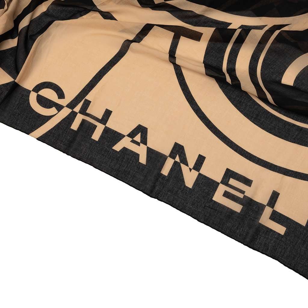 Chanel CC Cotton Geometric Print Shawl Beige Very good condition - Back View