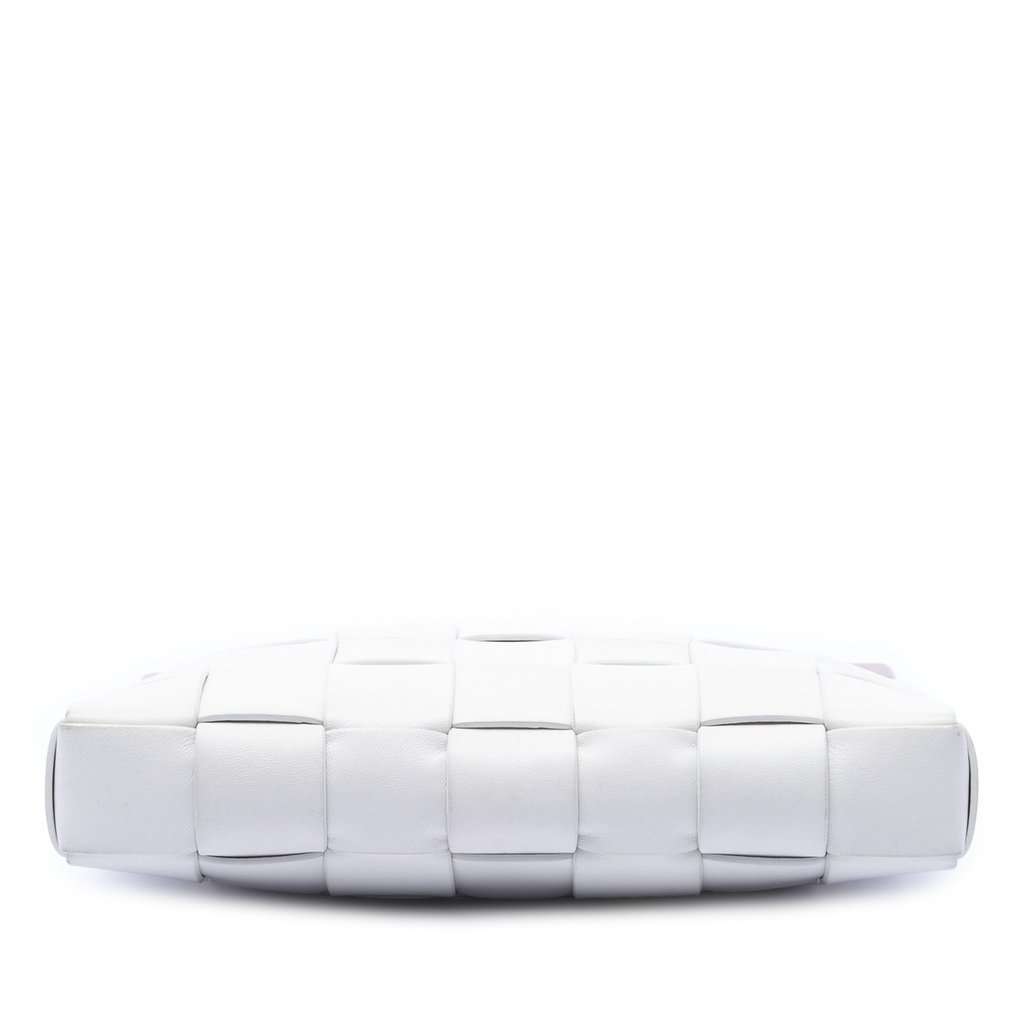 Bottega Veneta Lambskin Maxi Intrecciato The Snap Clutch White Leather Very good - Inside View