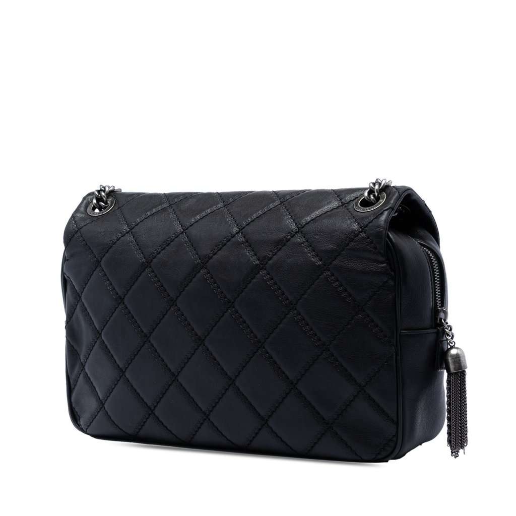 Chanel Paris Edinburgh Jumbo Quilted Calfskin Coco Sporran Flap Black Leather Very good condition - Back View