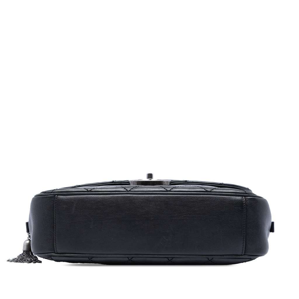 Chanel Paris Edinburgh Jumbo Quilted Calfskin Coco Sporran Flap Black Leather Very good condition - Inside View