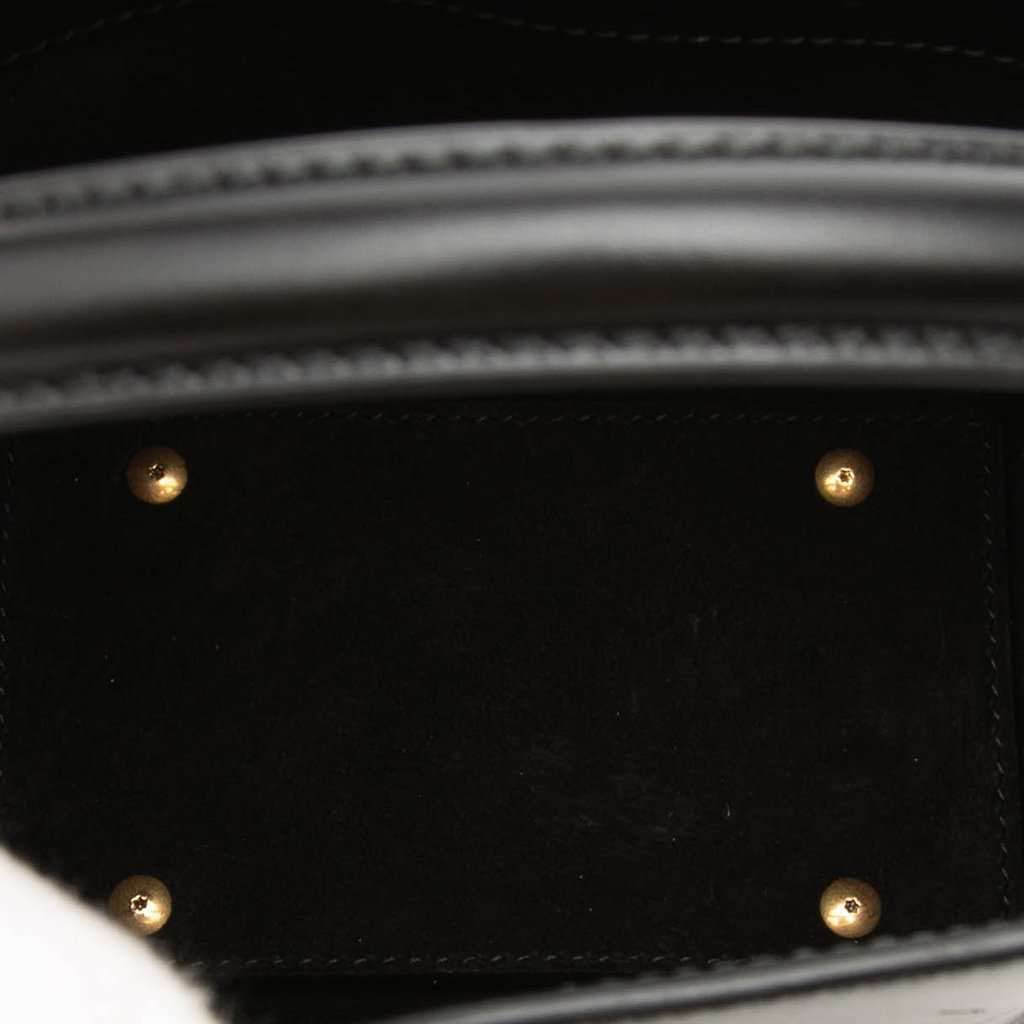 Saint Laurent Mini Shiny Calfskin Le 37 Bucket Bag Black Leather Very good condition - Model View
