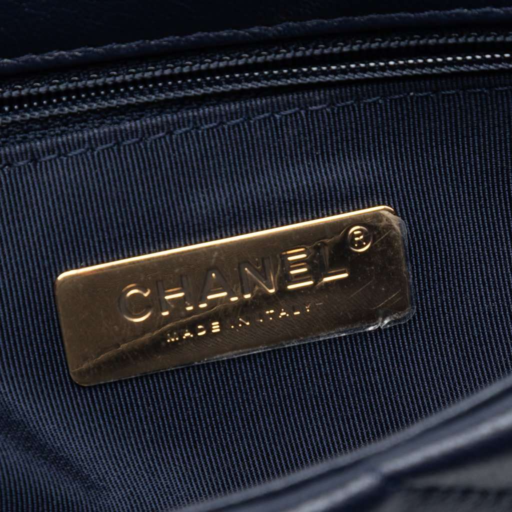 Chanel Medium Lambskin 19 Flap Blue Leather Very good condition - Box View