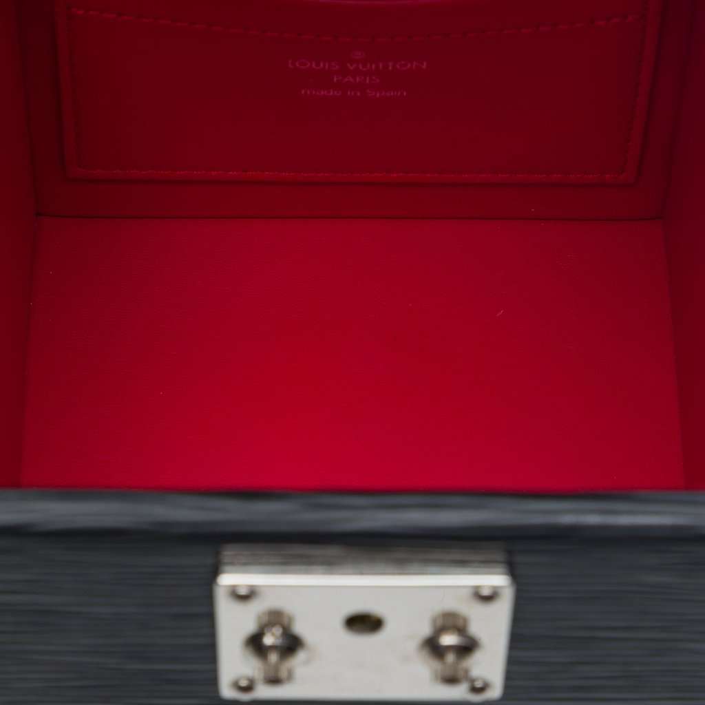 Louis Vuitton Epi Bleecker Box Black Leather Very good - Model View