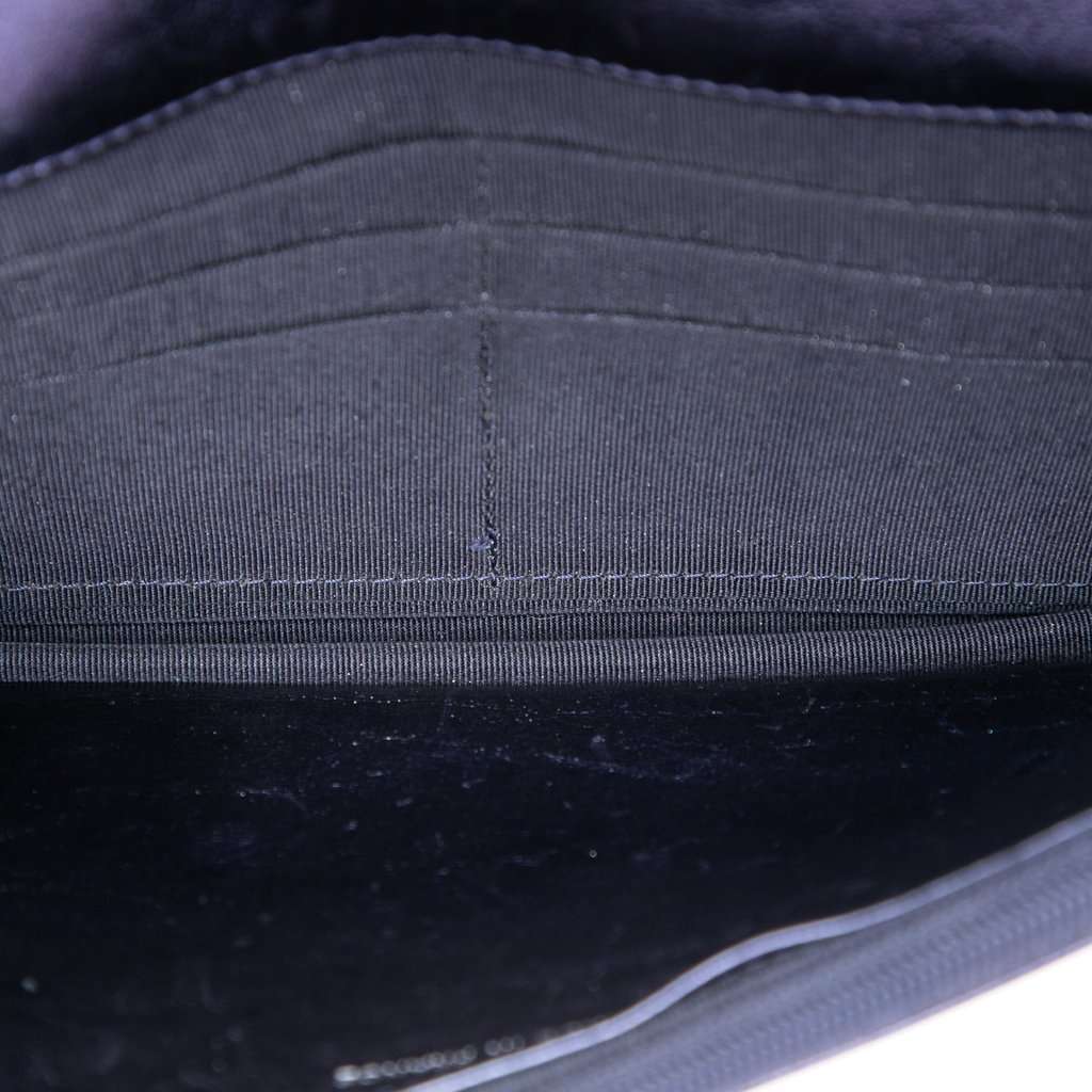 Chanel Quilted Shiny Aged Calfskin Reissue 2.55 Wallet on Chain Blue Leather Very good condition - Model View