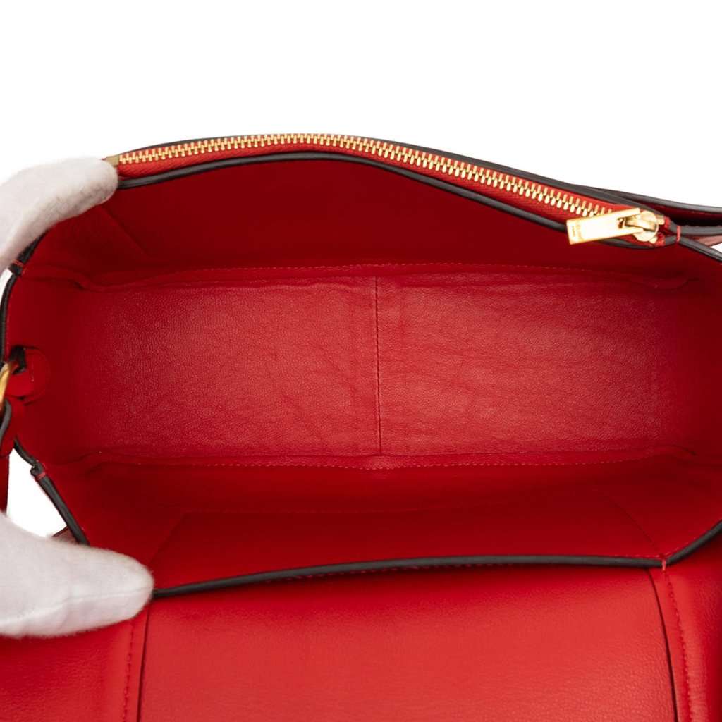Celine Medium Shiny Smooth Calfskin Frame Shoulder Bag Beige Leather Very good condition - Model View