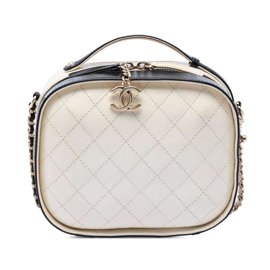 Chanel Small CC Crumpled Calfskin Vanity Case Beige Leather Very good condition - Front View