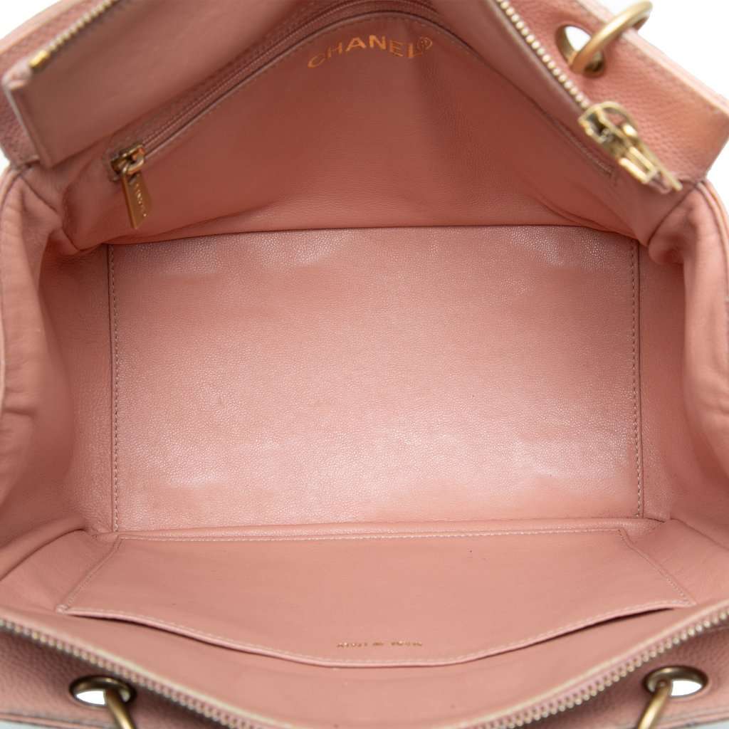 Chanel Petite Caviar Timeless Tote Pink Leather Very good - Model View