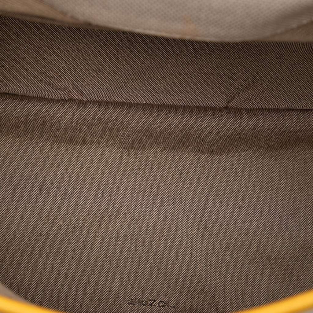 Fendi Canvas Borsa Tape Shoulder Bag Beige Very good - Model View