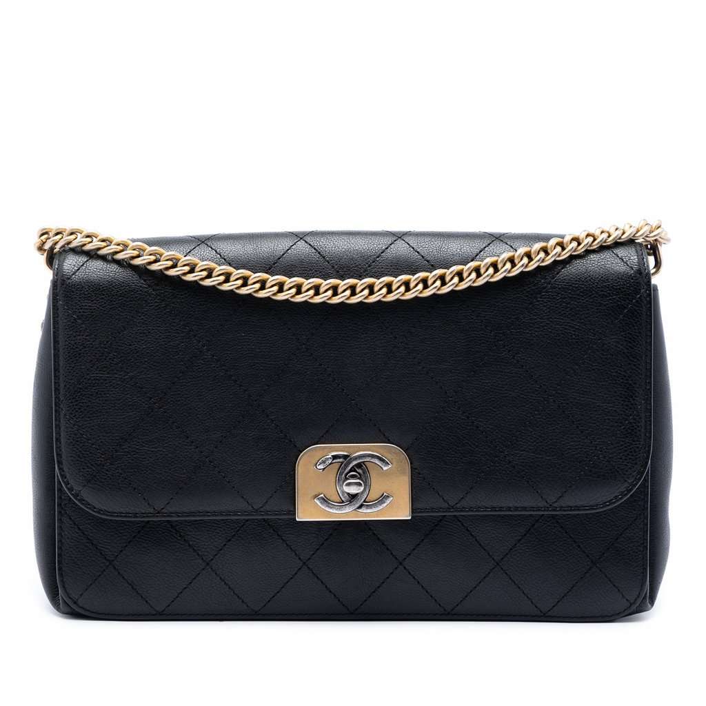 Chanel Medium Quilted Calfskin Straight Lined Flap Black Leather Very good condition - Front View