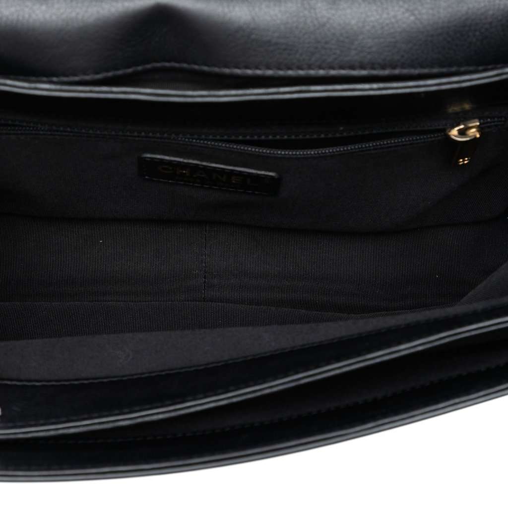 Chanel Medium Quilted Calfskin Straight Lined Flap Black Leather Very good condition - Model View