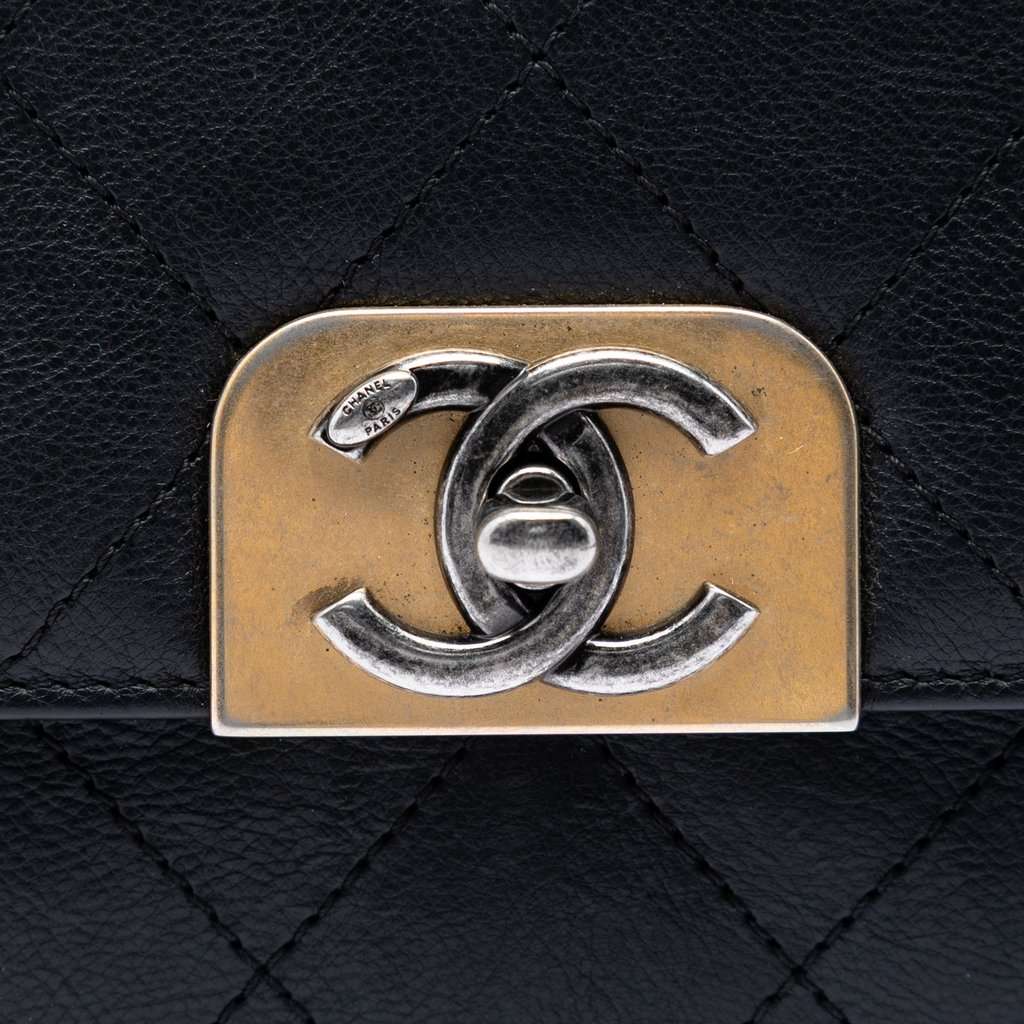 Chanel Medium Quilted Calfskin Straight Lined Flap Black Leather Very good condition - Box View