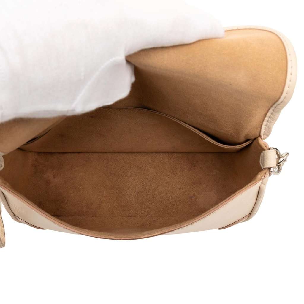 Louis Vuitton Epi Buci White Leather Very good condition - Model View