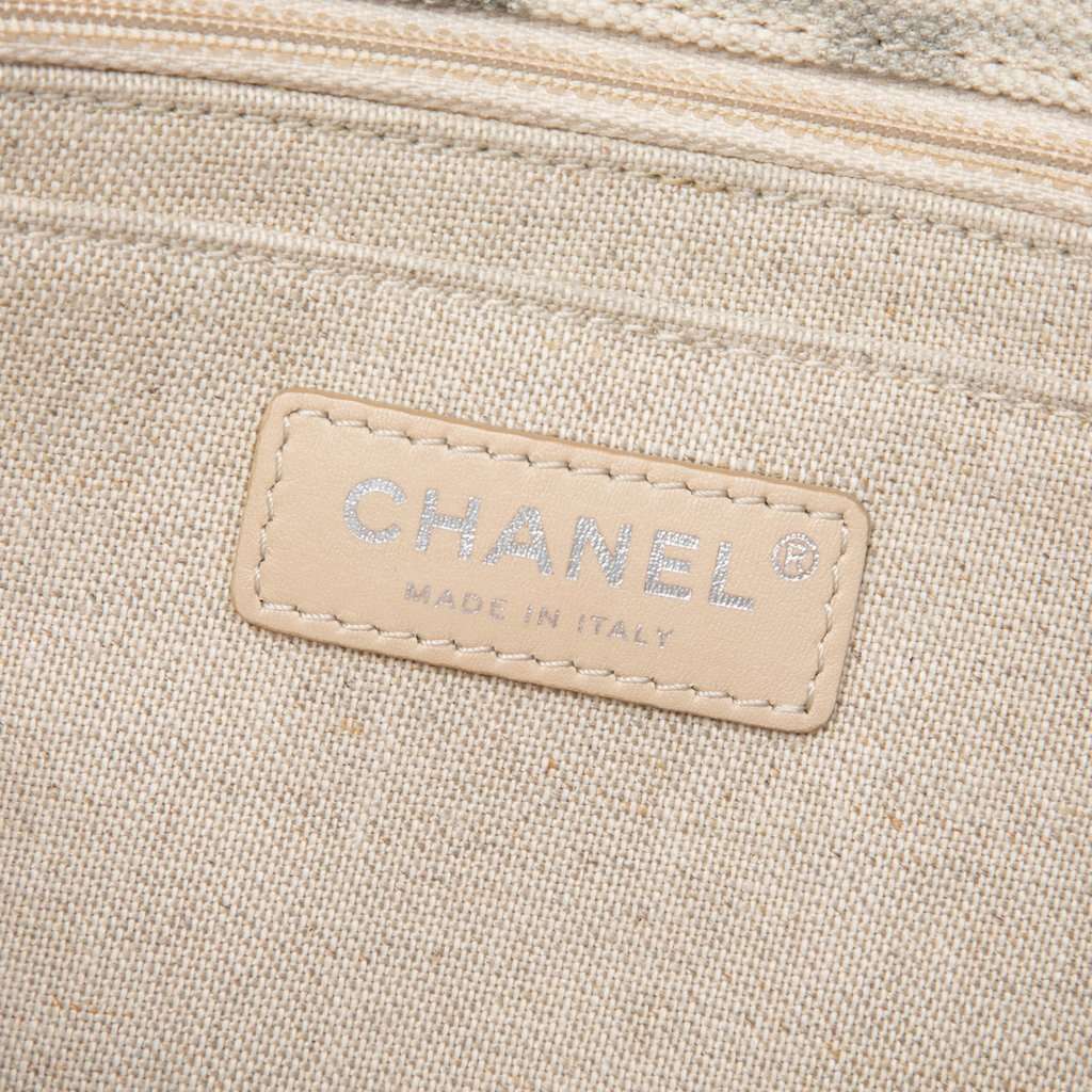 Chanel Paris Greece Canvas Iliad Greek Clutch MultiColor Very good condition - Box View