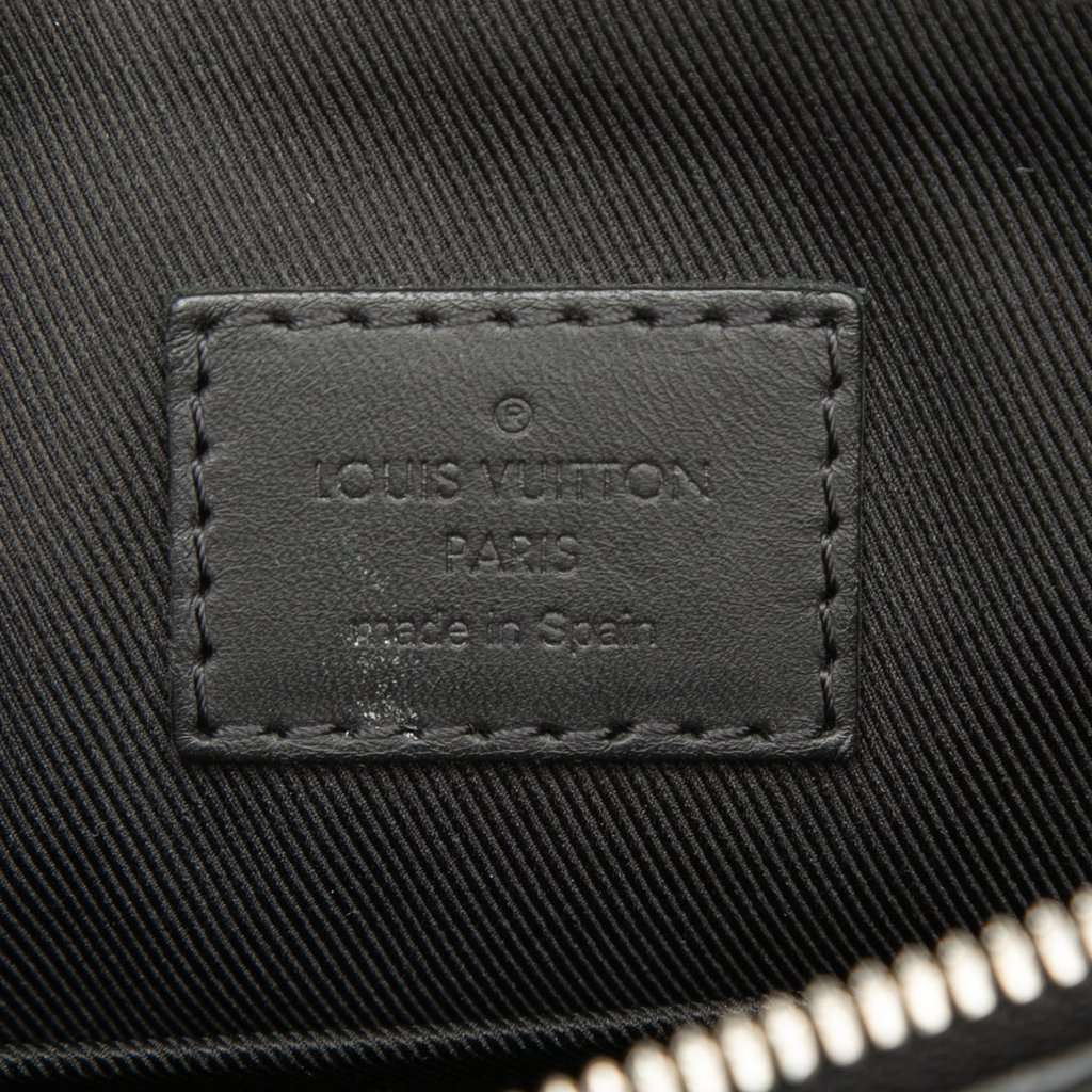Louis Vuitton Damier Infini Discovery Messenger BB Black Leather Very good condition - Box View