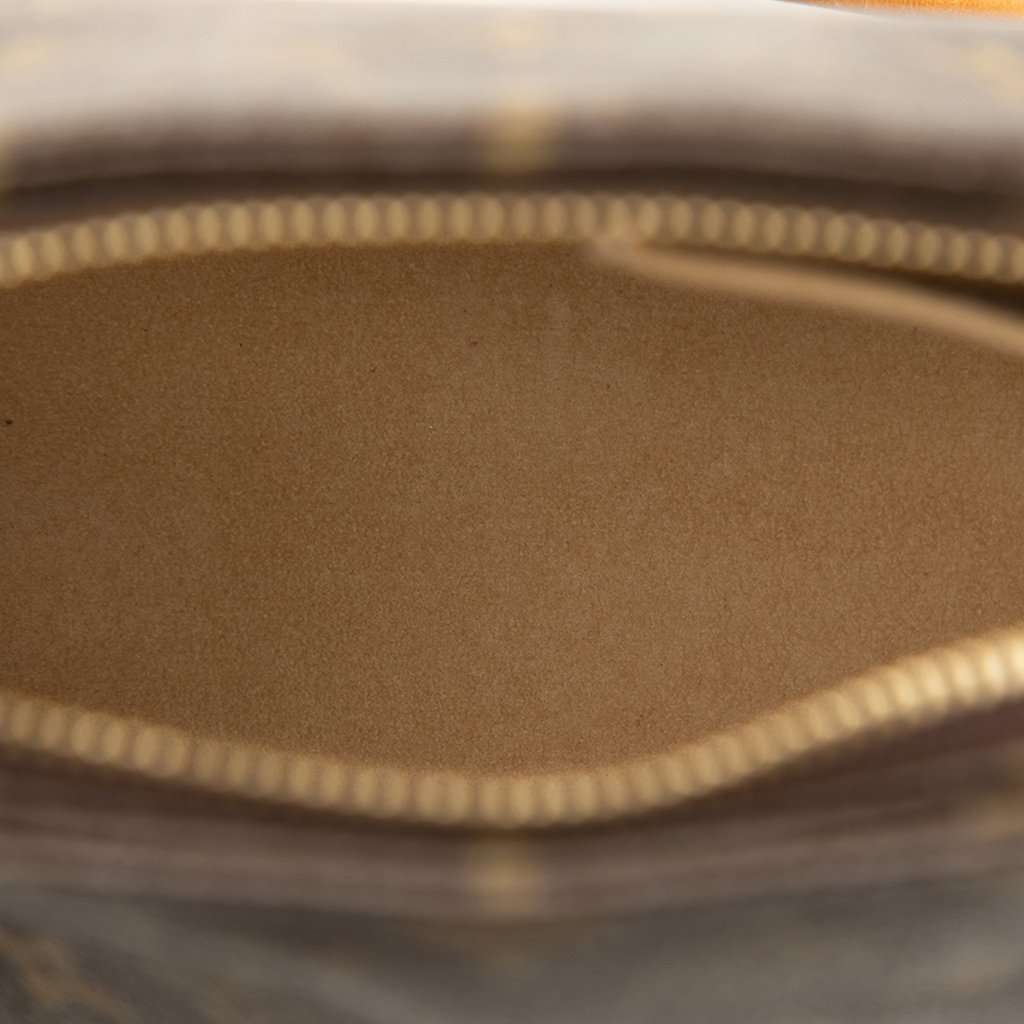 Louis Vuitton Monogram Looping MM Brown Very good - Model View