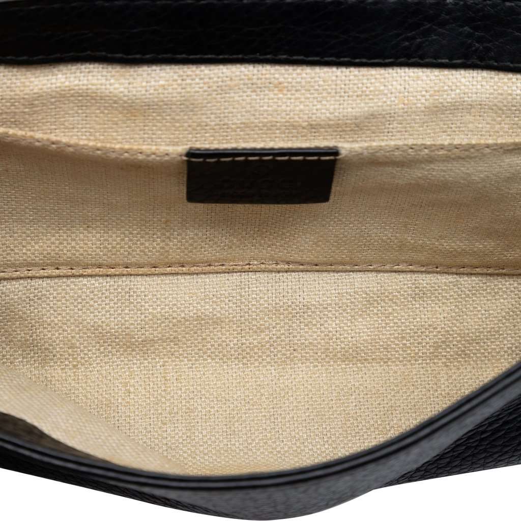 Gucci Pebbled Leather Greenwich Clutch with Chain Black Leather Very good condition - Model View