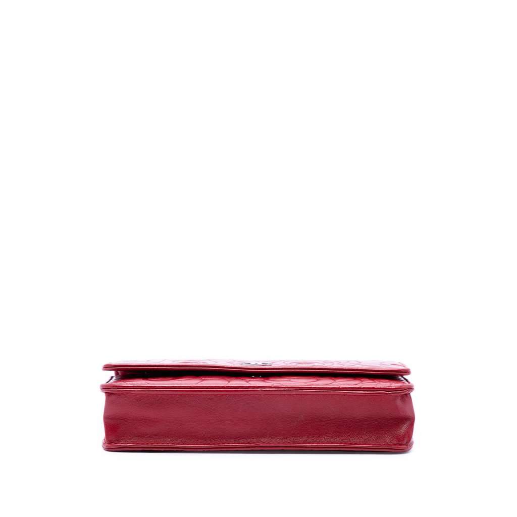 Chanel CC Embossed Lambskin Camellia Wallet On Chain Red Leather Very good condition - Inside View