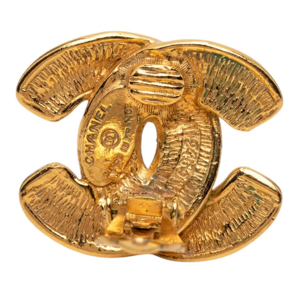 Chanel CC Gold Plated Quilted Clip On Earrings Gold Metal Very good condition - Inside View
