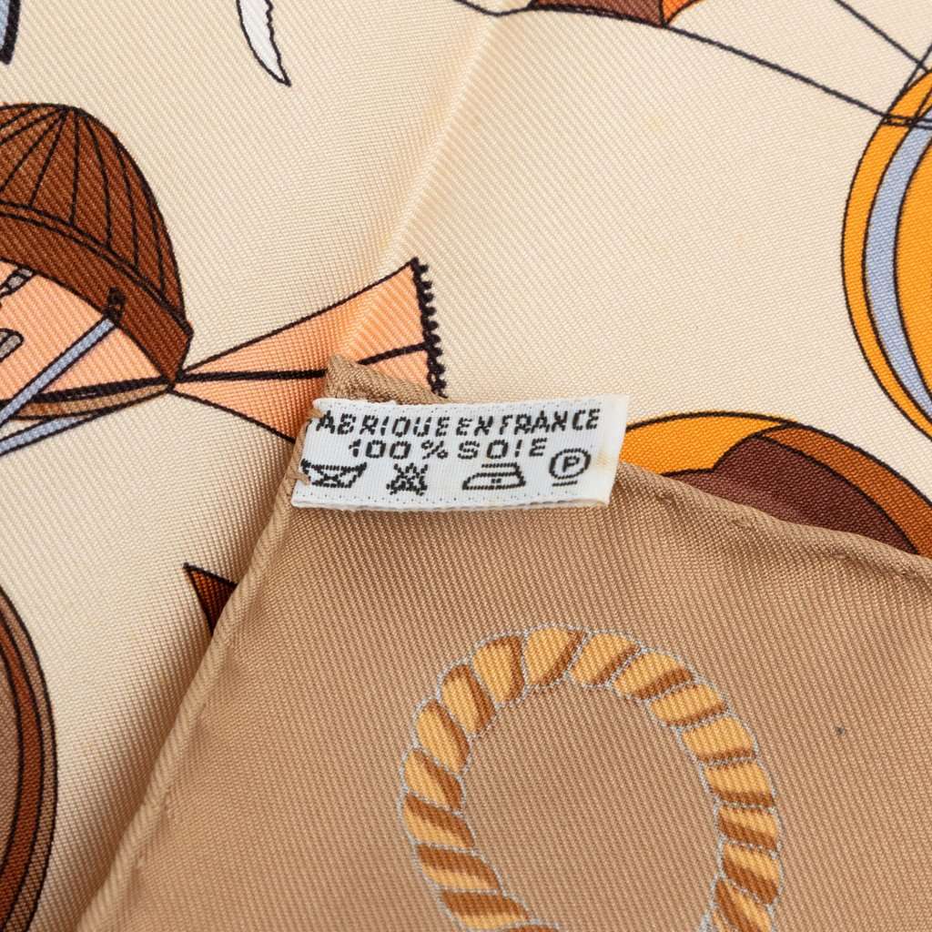 Hermès Les Folies du Ciel Silk Handkerchief Beige Very good condition - Box View