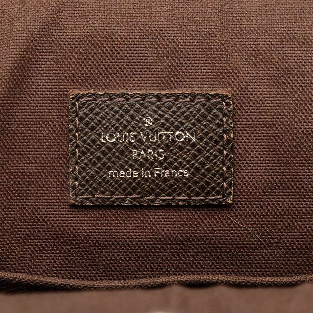 Louis Vuitton Taiga Andrei Brown Leather Good - Box View