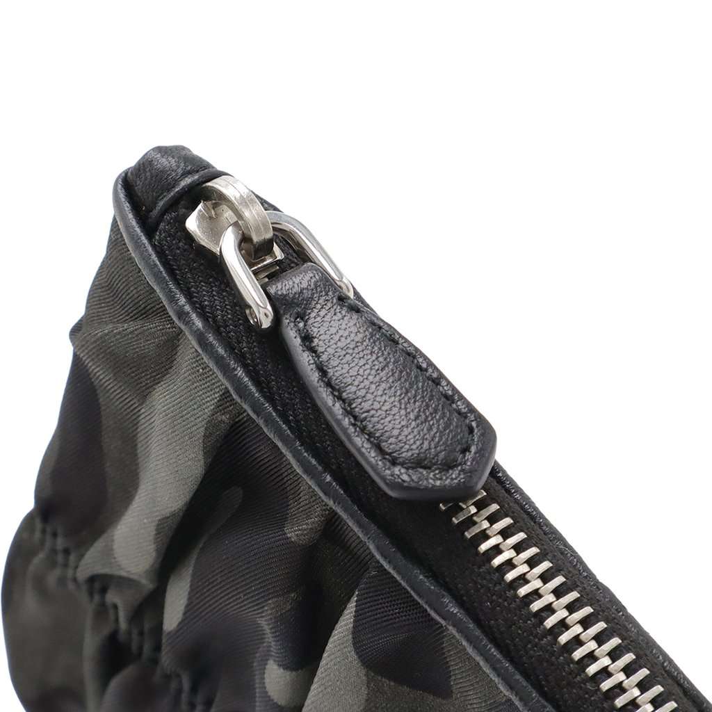 Prada Tessuto Camouflage Gaufre Pouch MultiColor Very good - Model View