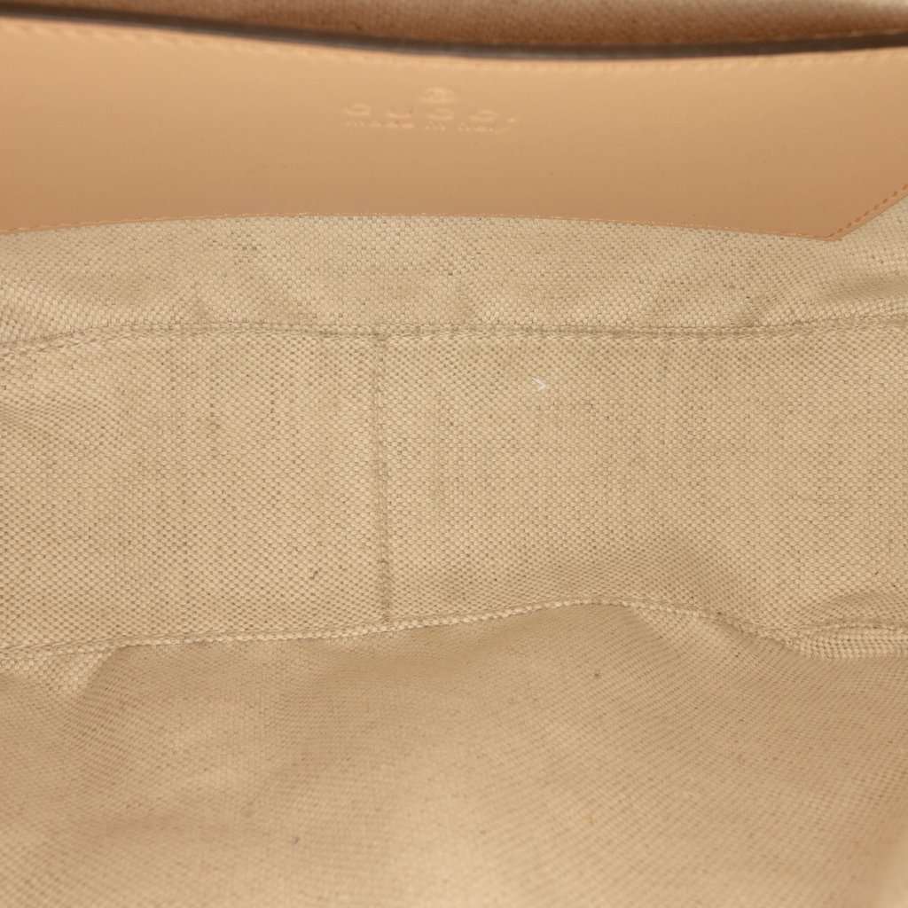 Gucci Small GG Matelasse Calfskin Crossbody Beige Leather Very good - Model View