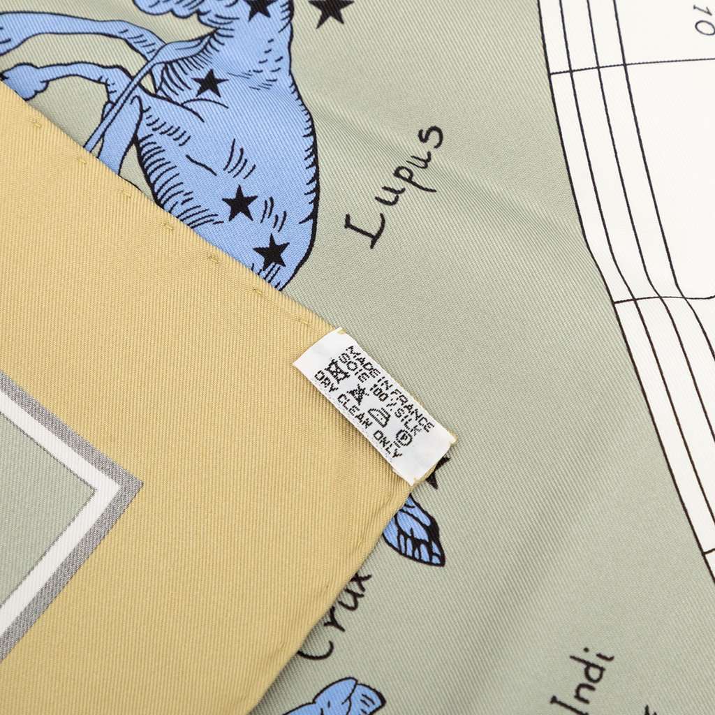 Hermès Hemisphaerium Coeli Boreale Silk Scarf 90 Beige Very good condition - Box View
